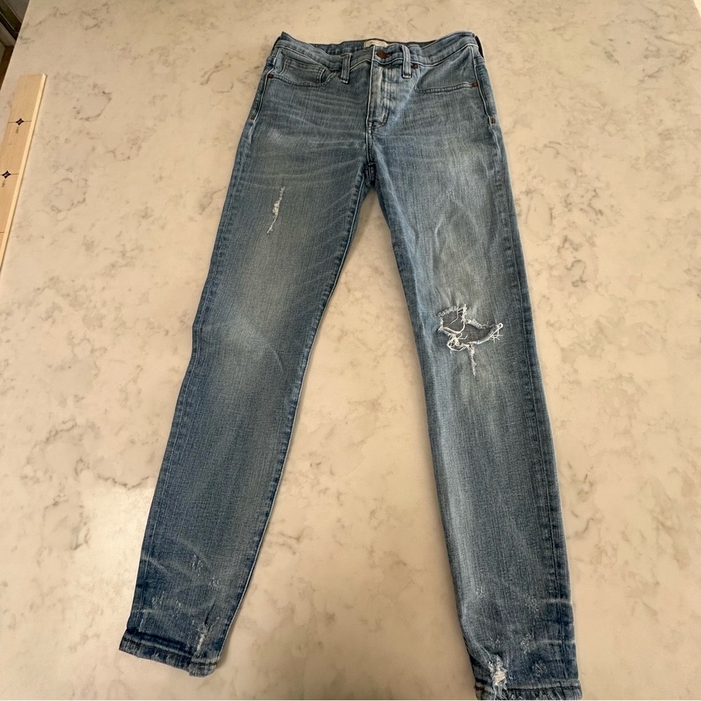 Madewell 9" High-Rise Skinny Jeans Destructed-Hem Edition. Size 29